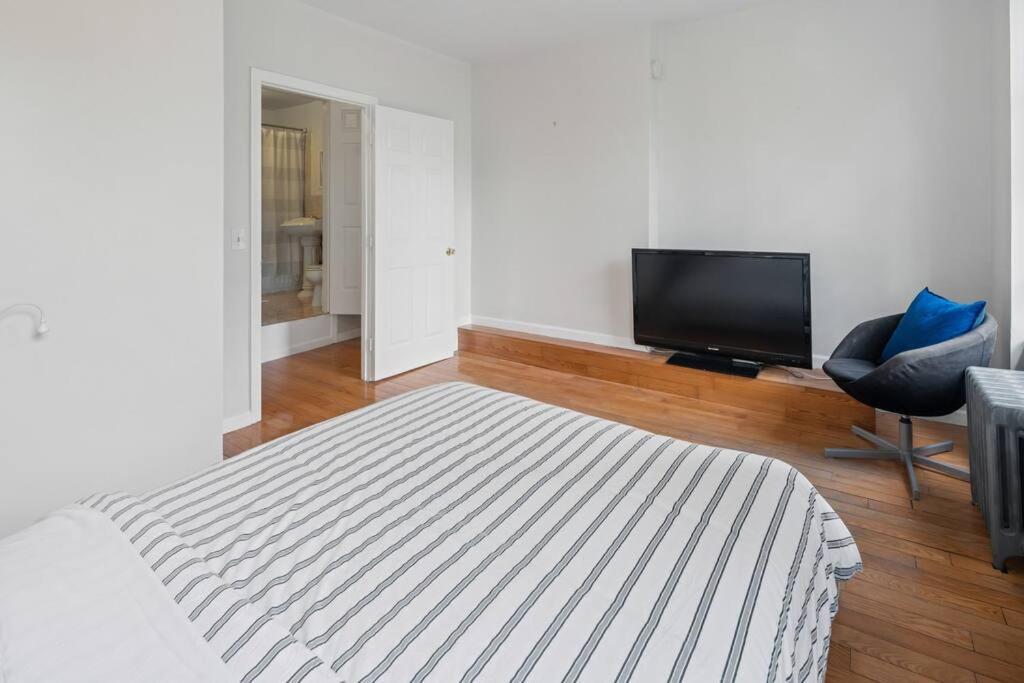 Convenient 2Br - Walking Distance To Times Square Apartment New York Exterior photo